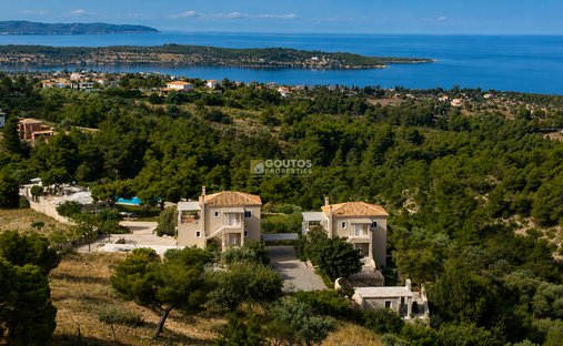 Villa in Koinotita Kranidiou, Kranidi, Greece 1