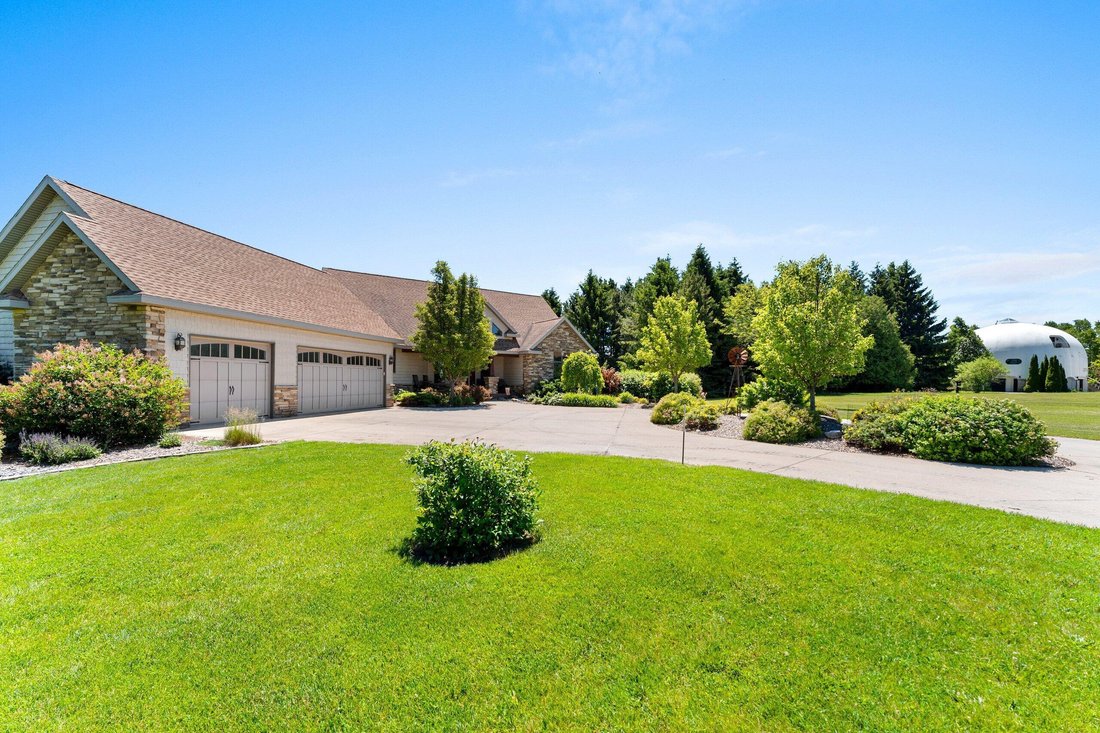 House in Manitowoc, Wisconsin, United States 4 - 18260968