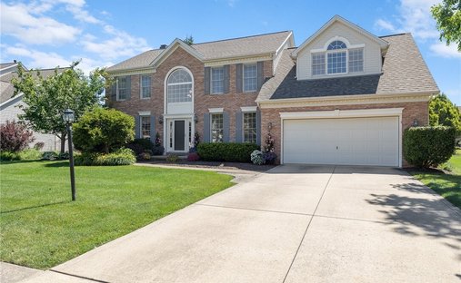House in Strongsville, Ohio, United States 1