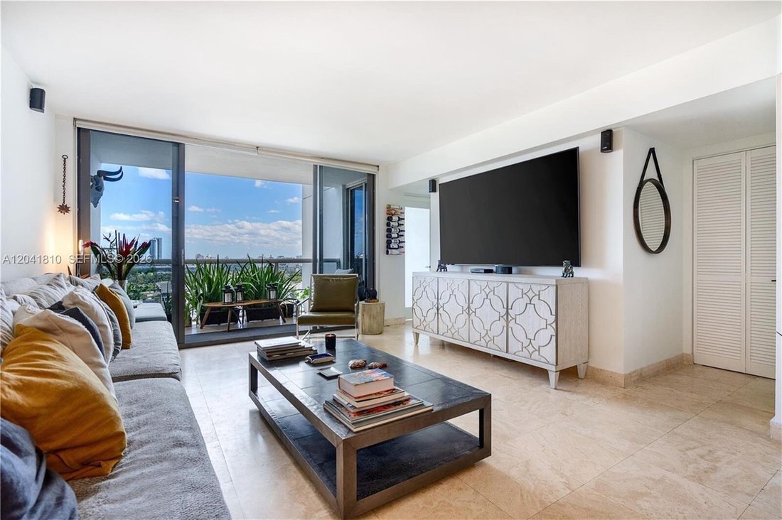 Condo in Miami Beach, Florida, United States 3 - 18261733