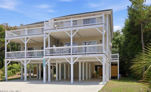 Townhouse in Emerald Isle, North Carolina, United States 1