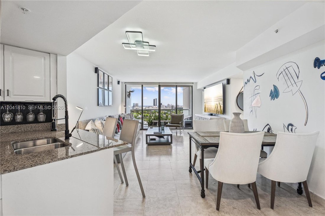 Condo in Miami Beach, Florida, United States 4 - 18261733