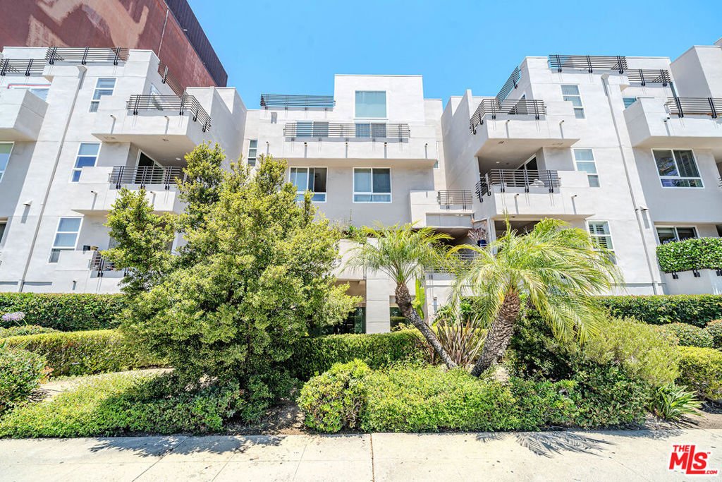 Condo in Los Angeles, California, United States 1 - 18263682