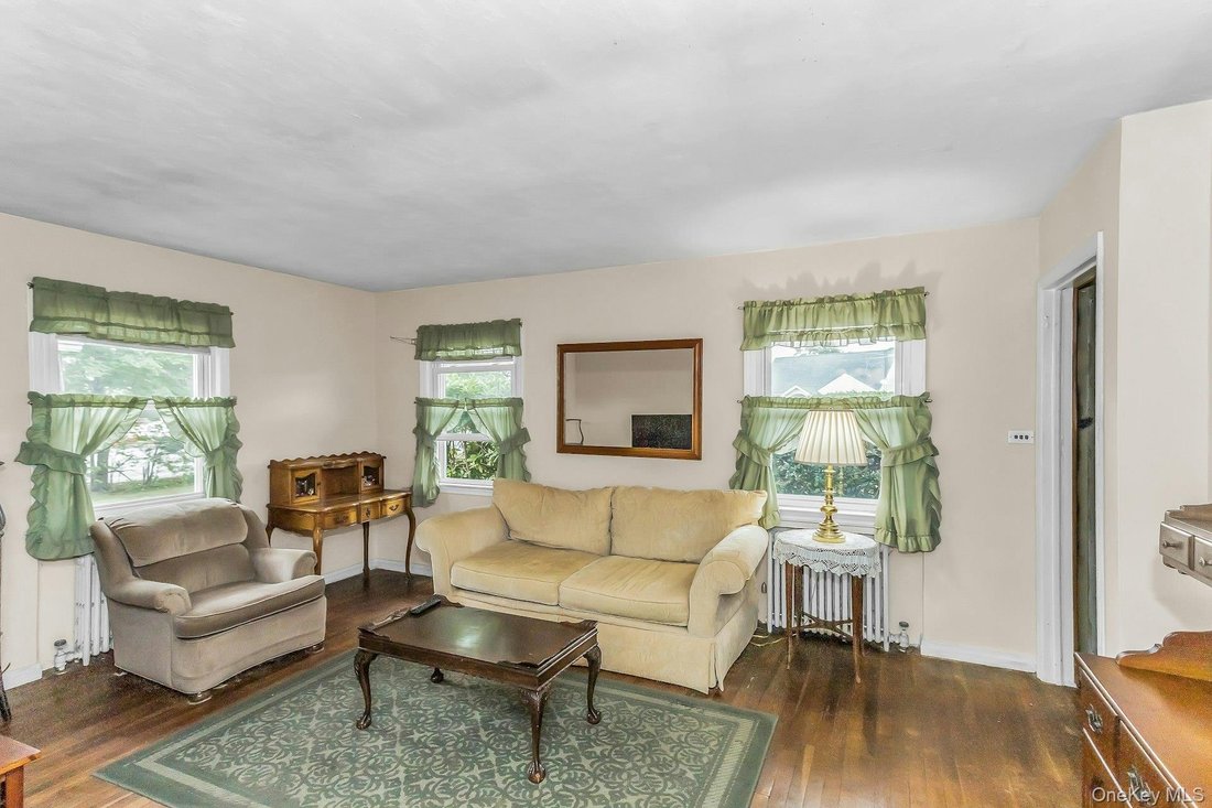 House in Merrick, New York, United States 4 - 18261681
