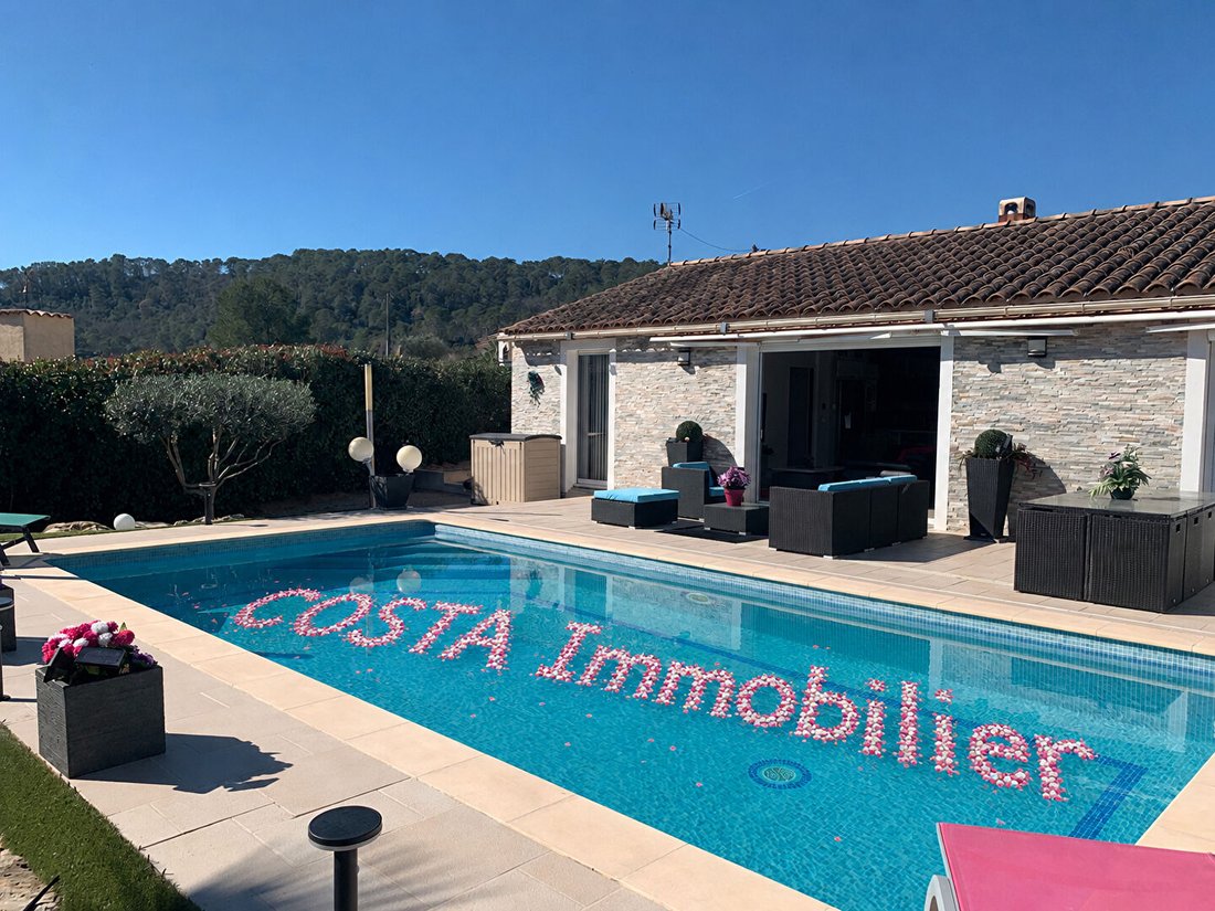 Villa in Taradeau, Provence-Alpes-Côte d'Azur, France 1 - 17646809