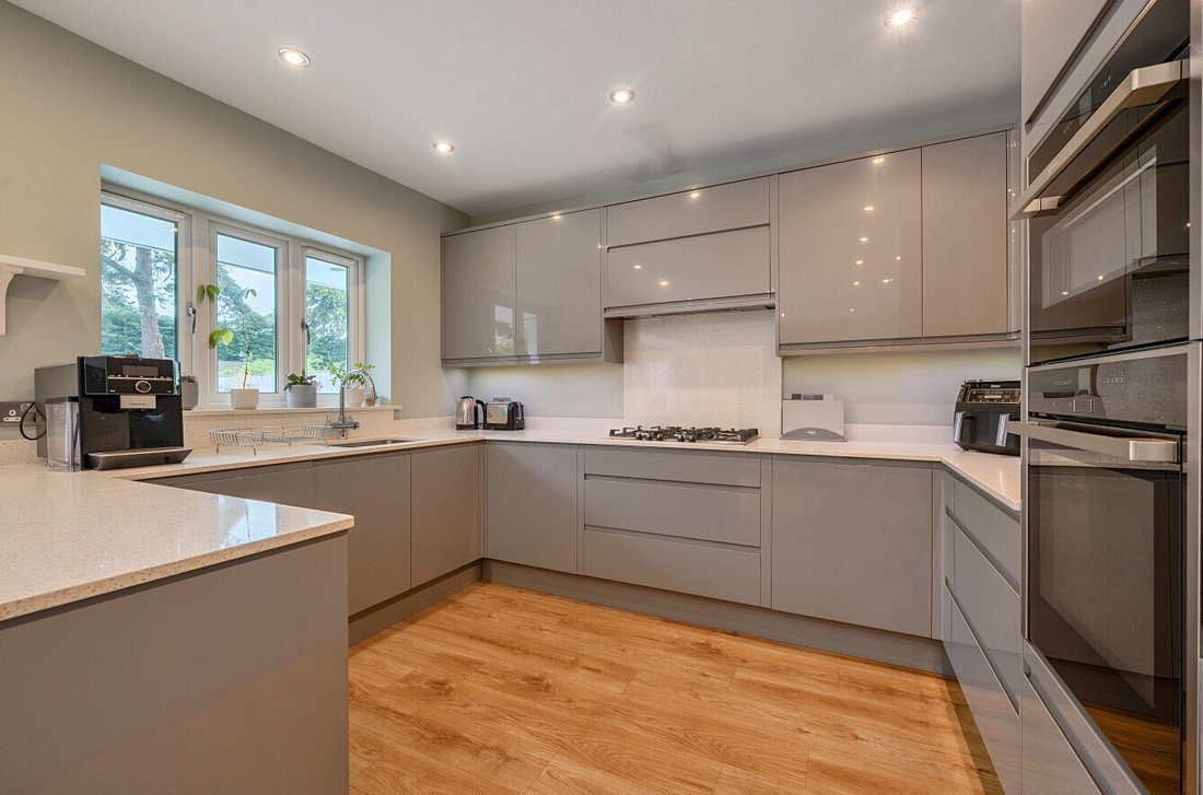 Haus in Highcliffe, England 4 - 18265406