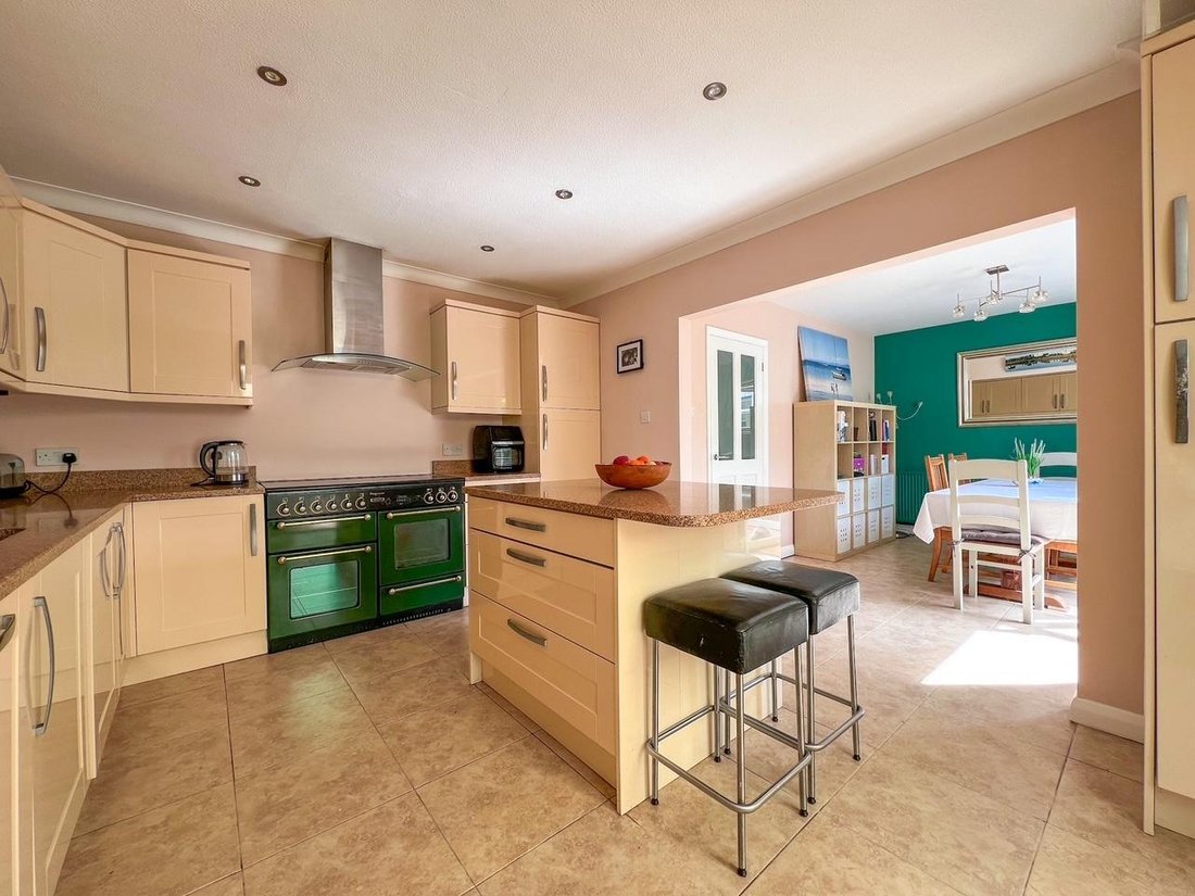 House in West Molesey, Elmbridge, England 3 - 17695992