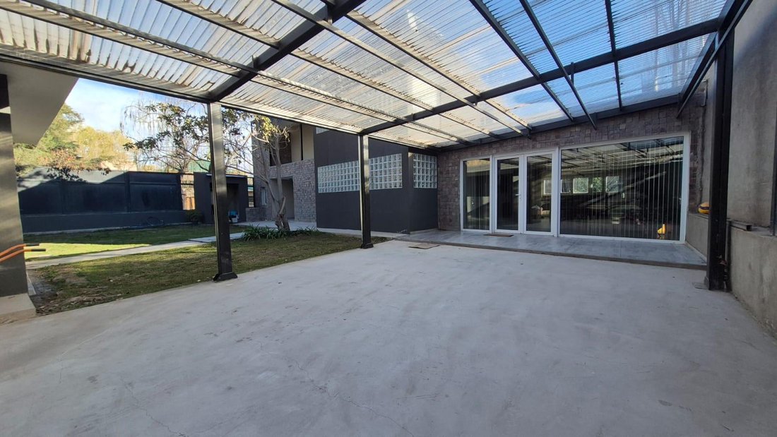 House in Neuquen, Neuquen, Argentina 1 - 18201996