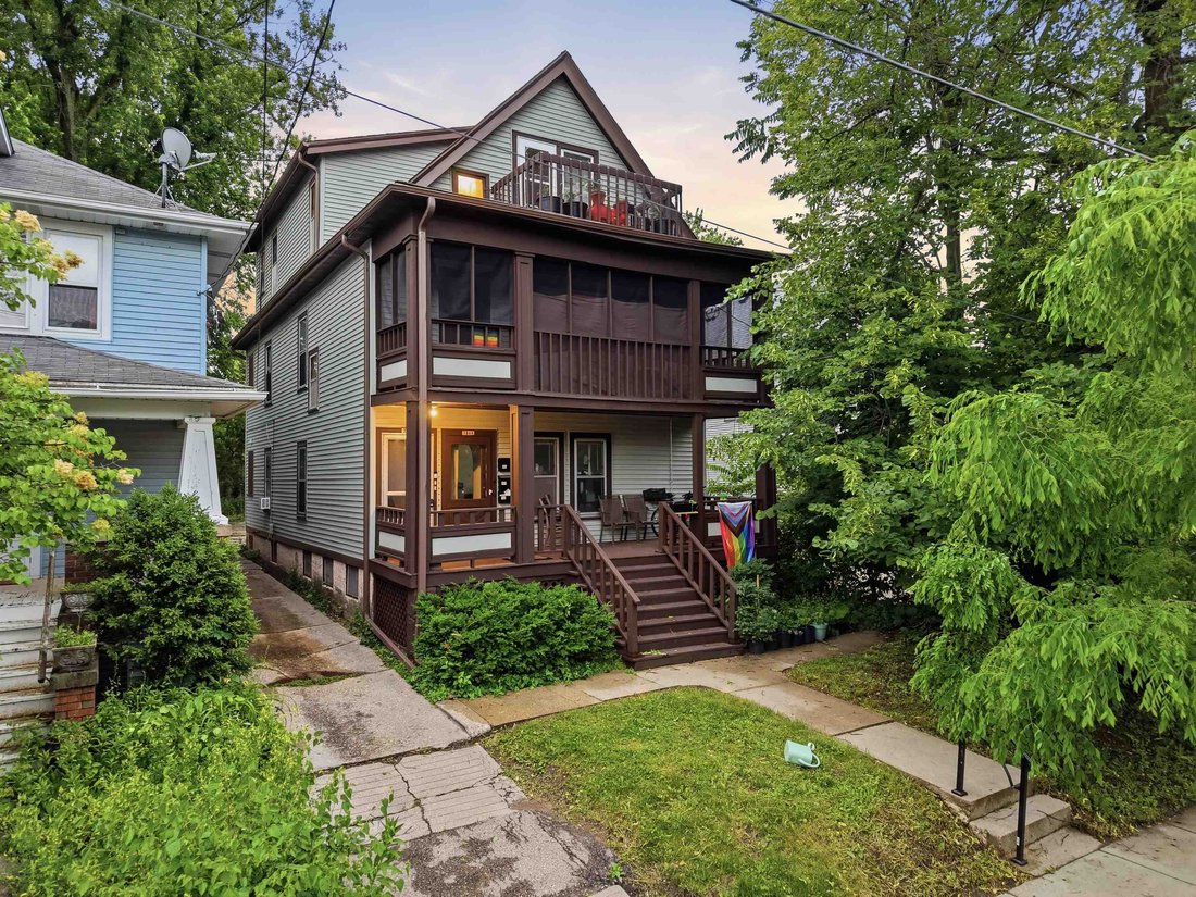 Madison, Wisconsin, United States 1 - 18263320