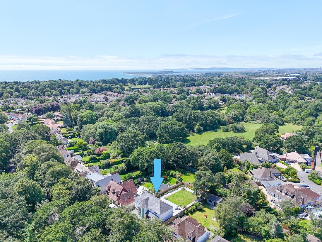 Haus in Highcliffe, England 2 - 18265406