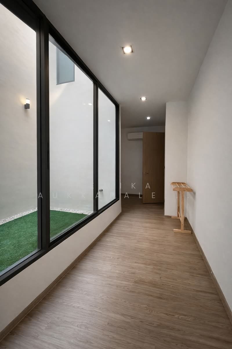 Townhouse in Khlong Chaokhunsing, Bangkok, Thailand 2 - 18262268