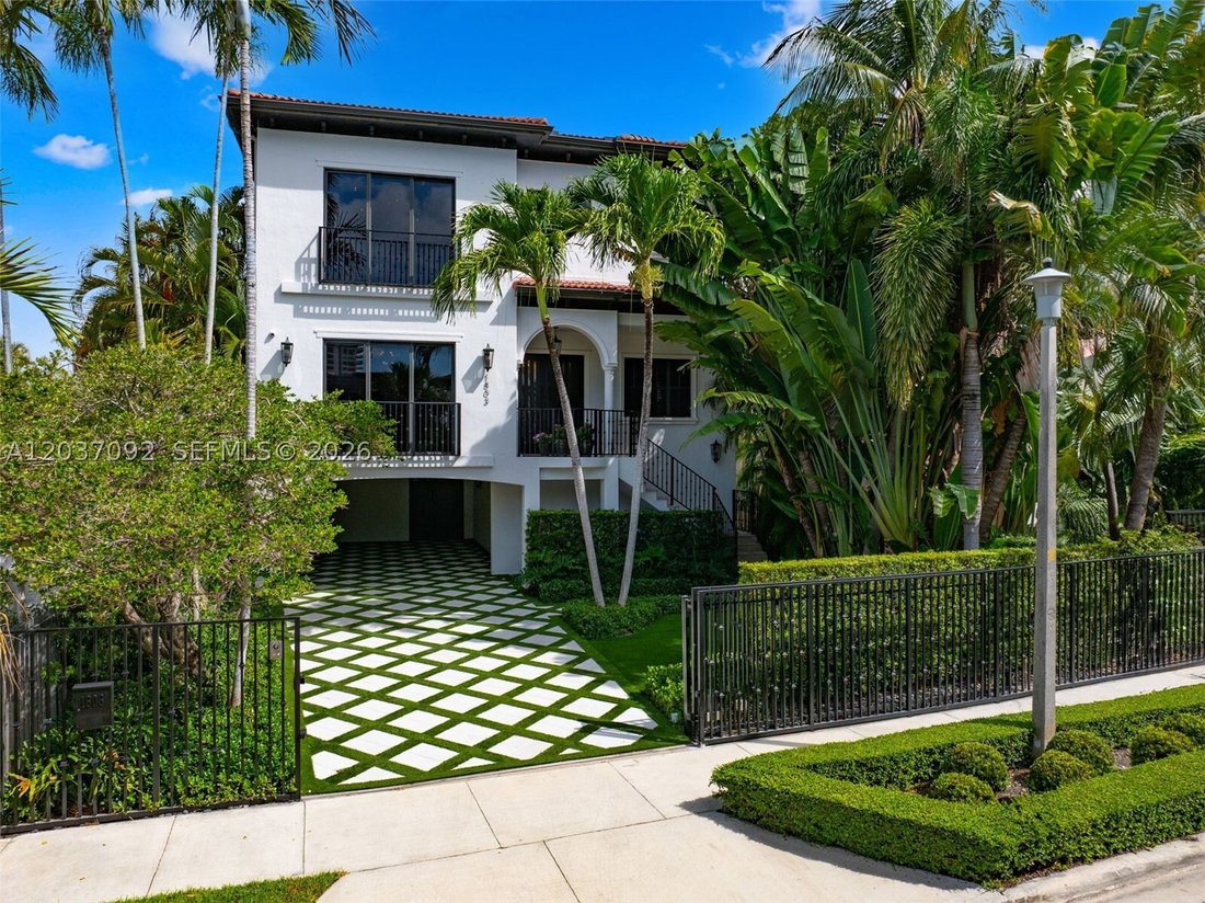 House in Miami, Florida, United States 1 - 18215595