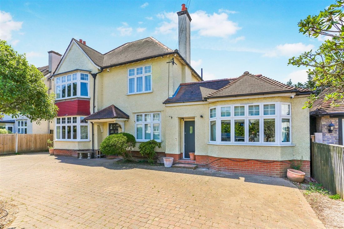 House in London Borough of Sutton, England 5 - 18265381