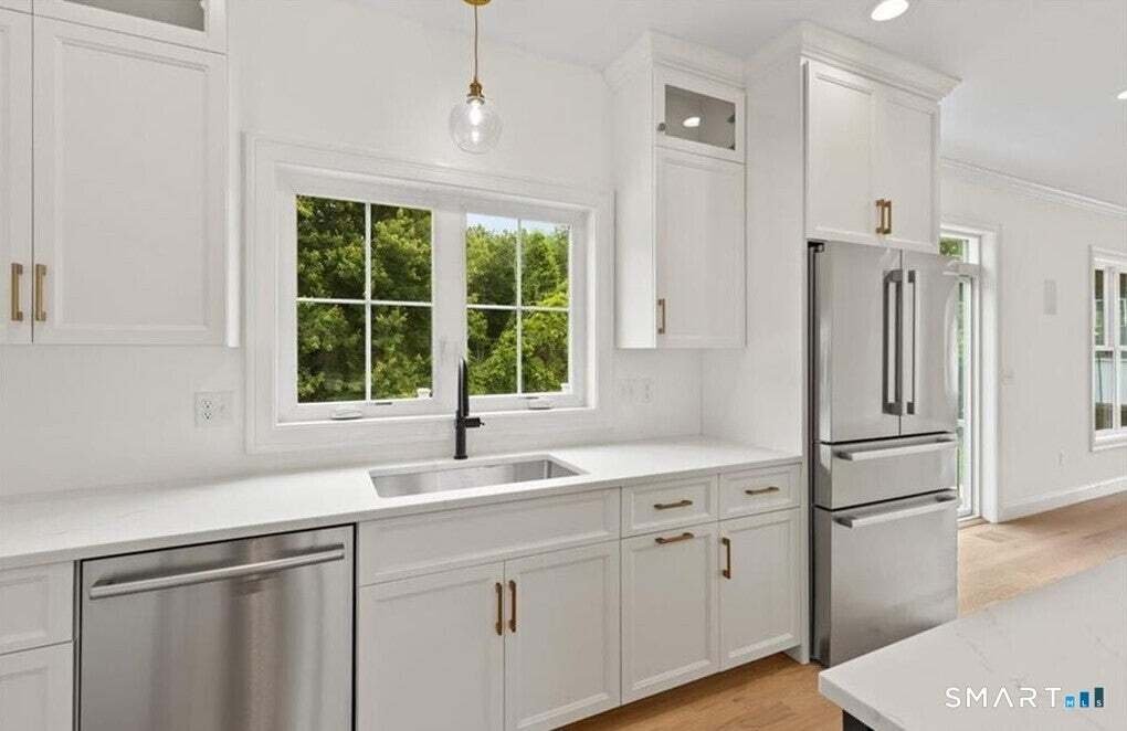 House in Manchester, Connecticut, United States 3 - 18266470