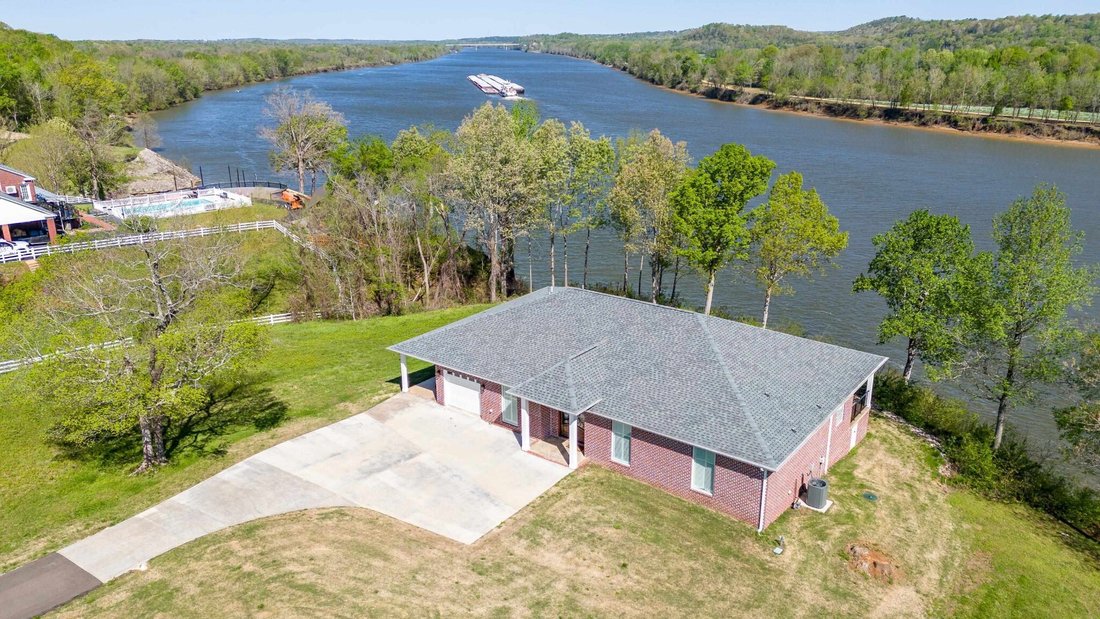 House in Clifton, Tennessee, United States 1 - 18260566