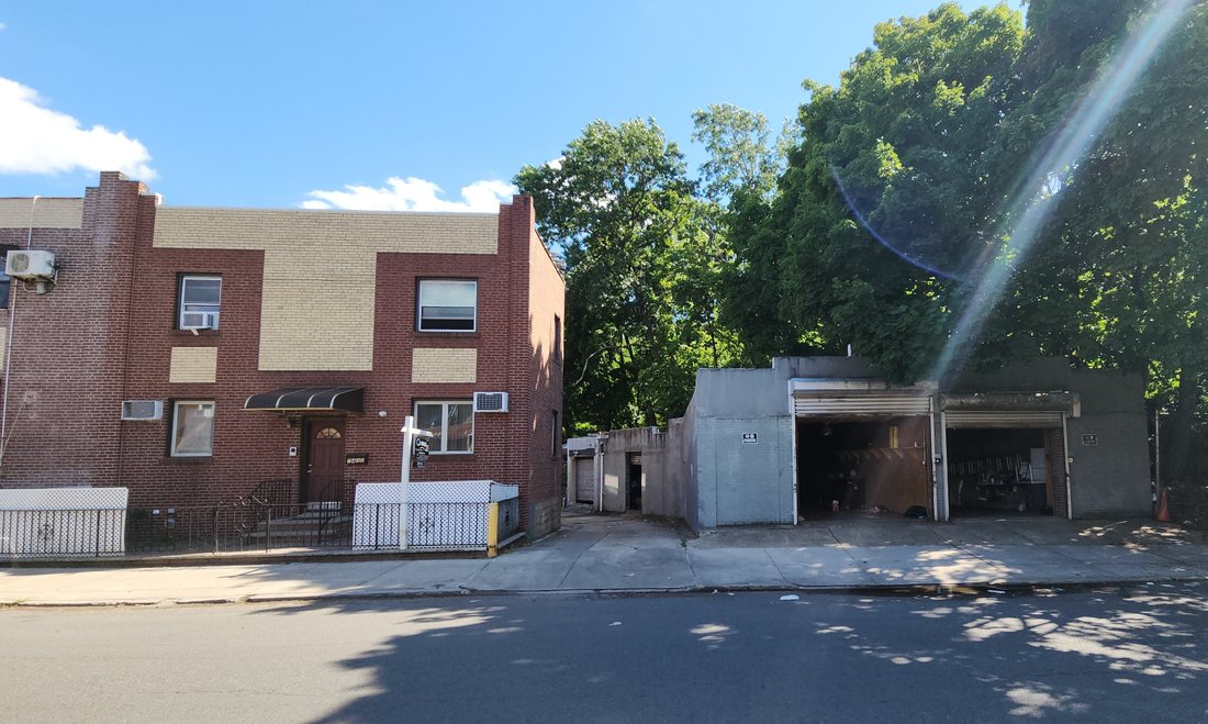 House in New York, New York, United States 1 - 18094555