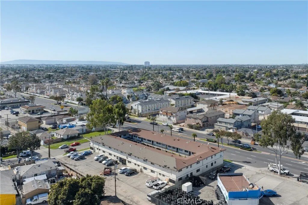 Lynwood, California, United States 5 - 18264821