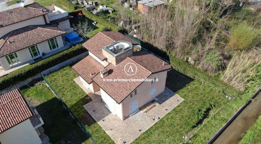 Villa in Pietrasanta, Tuscany, Italy 3 - 13442948
