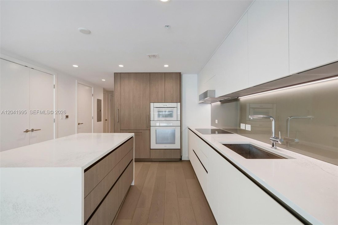 Condo in Bal Harbour, Florida, United States 2 - 18261678