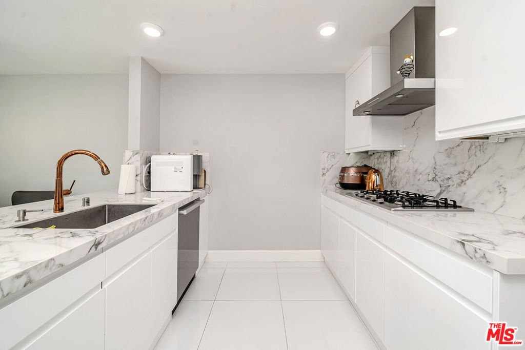 Condo in Los Angeles, California, United States 4 - 18263682