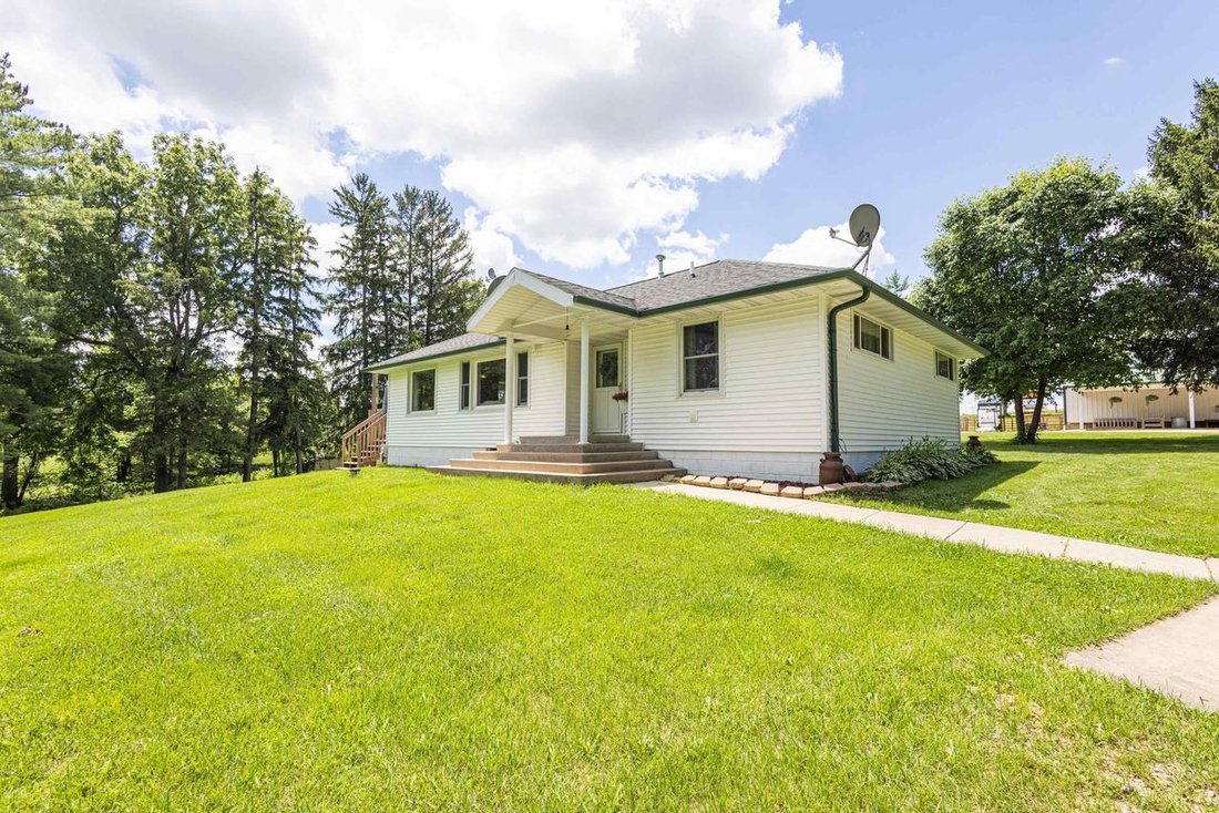 House in Cuba City, Wisconsin, United States 4 - 18260357