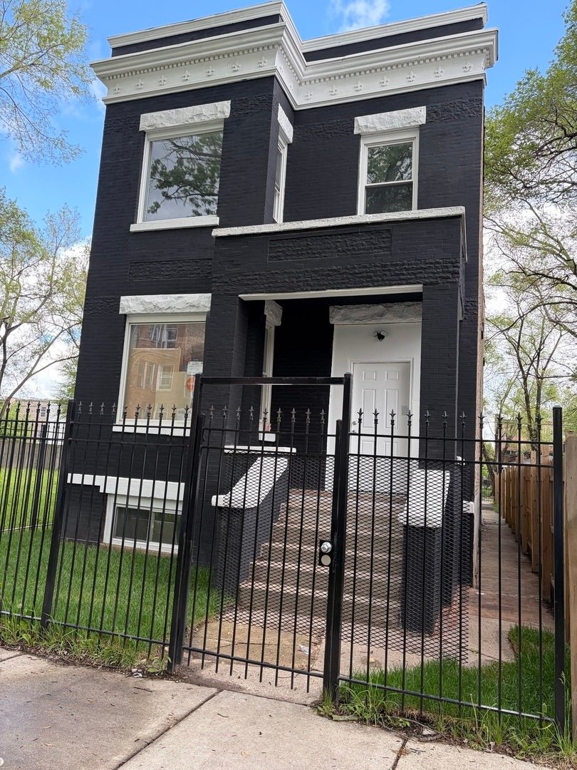 Chicago, Illinois, United States 1 - 18261412