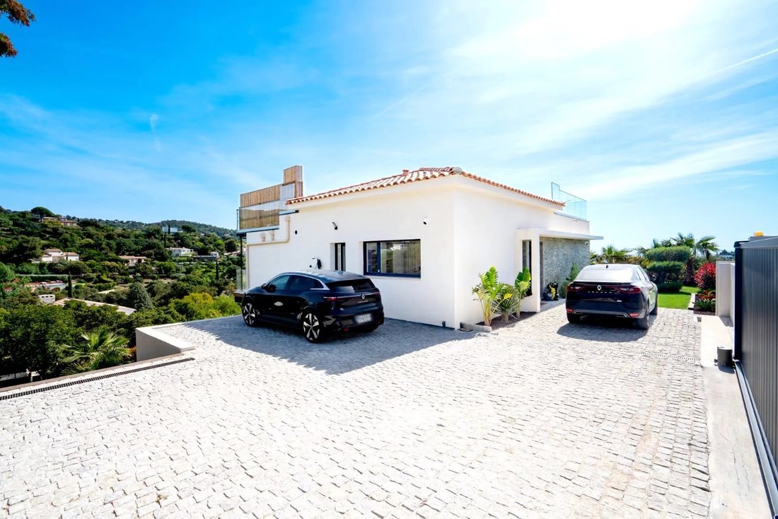 Villa in Nord, Cavalaire-sur-Mer, France 4 - 18262153