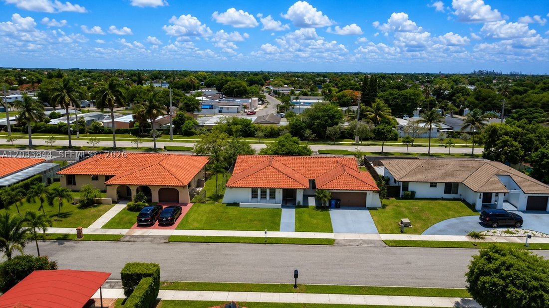 House in Miami, Florida, United States 5 - 18257720
