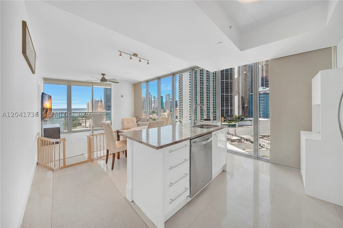 Condo in Miami, Florida, United States 5 - 18264349