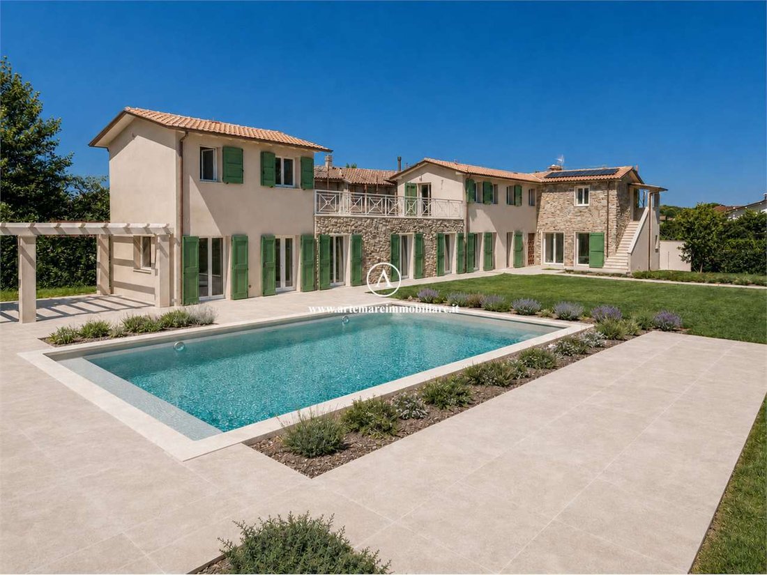 Villa in Pietrasanta, Tuscany, Italy 2 - 18258023