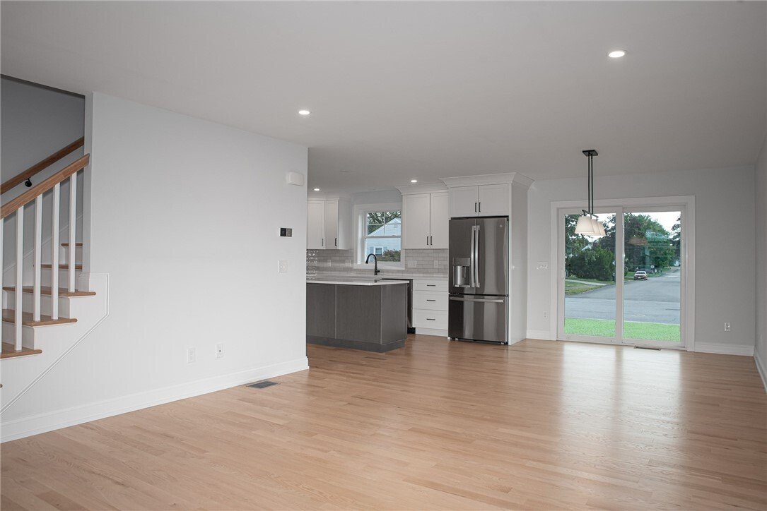 House in Warwick, Rhode Island, United States 3 - 18263477