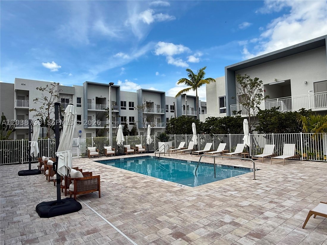 Condo in Dania Beach, Florida, United States 5 - 18260887