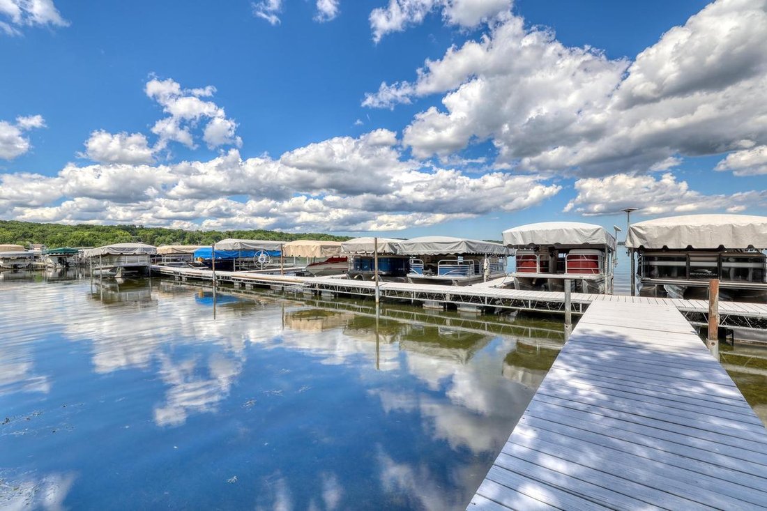 Condo in Pewaukee, Wisconsin, United States 2 - 18207452