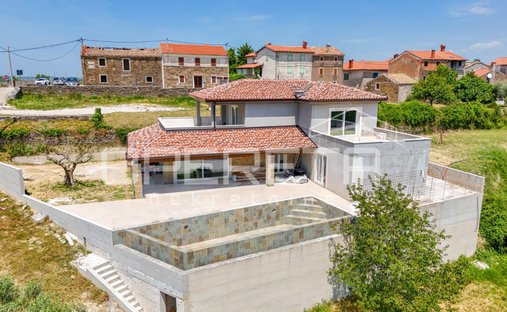 House in Momjan, Istria County, Croatia 1