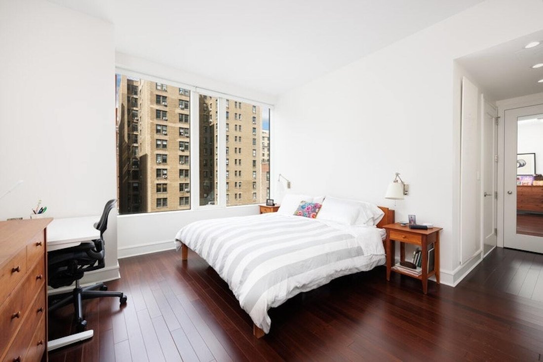 Condo in New York, New York, United States 5 - 18256192