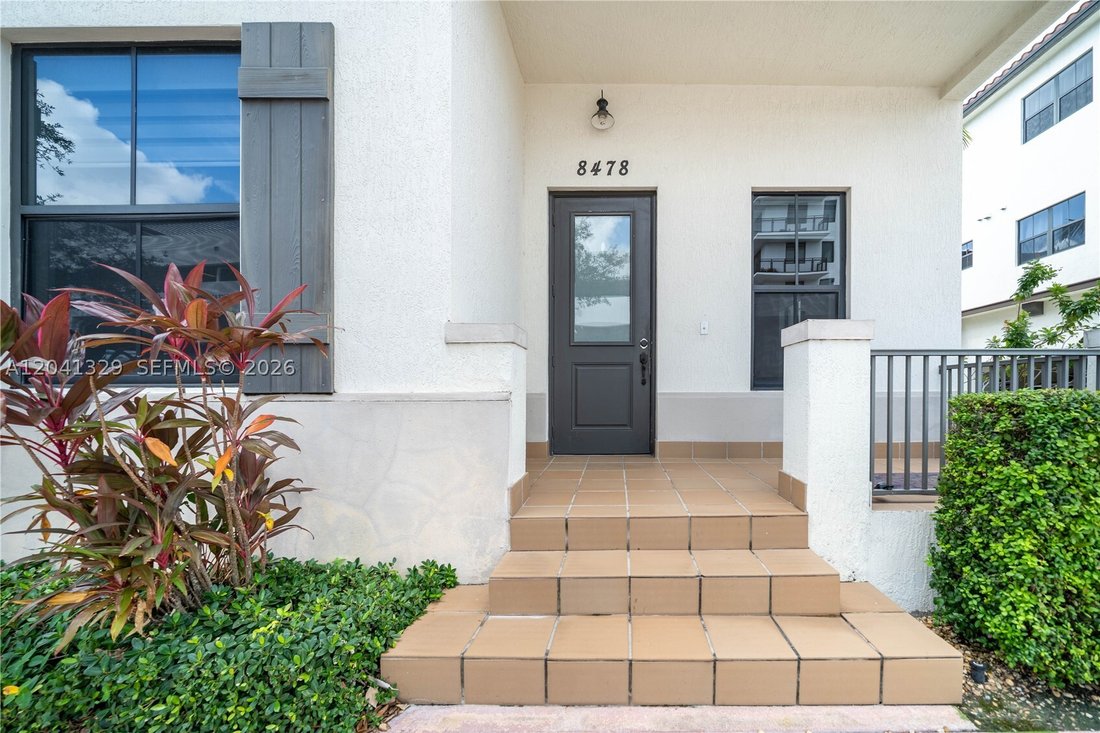 Condo in Miami Springs, Florida, United States 4 - 18264360