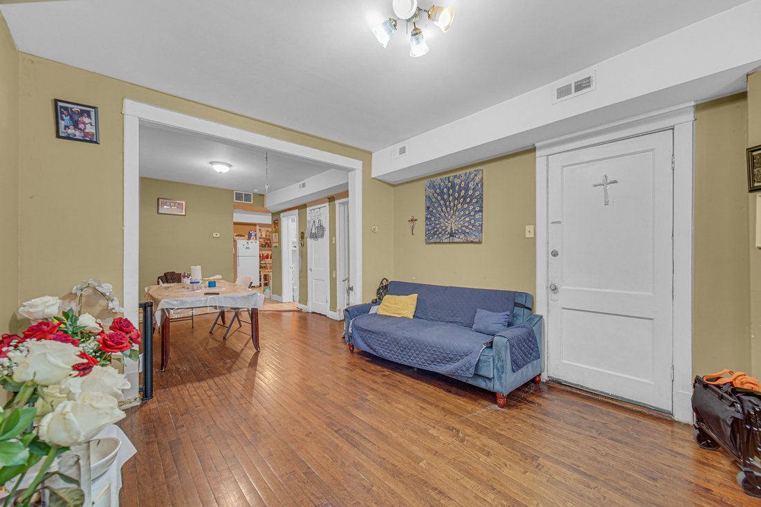 Chicago, Illinois, United States 3 - 18264681