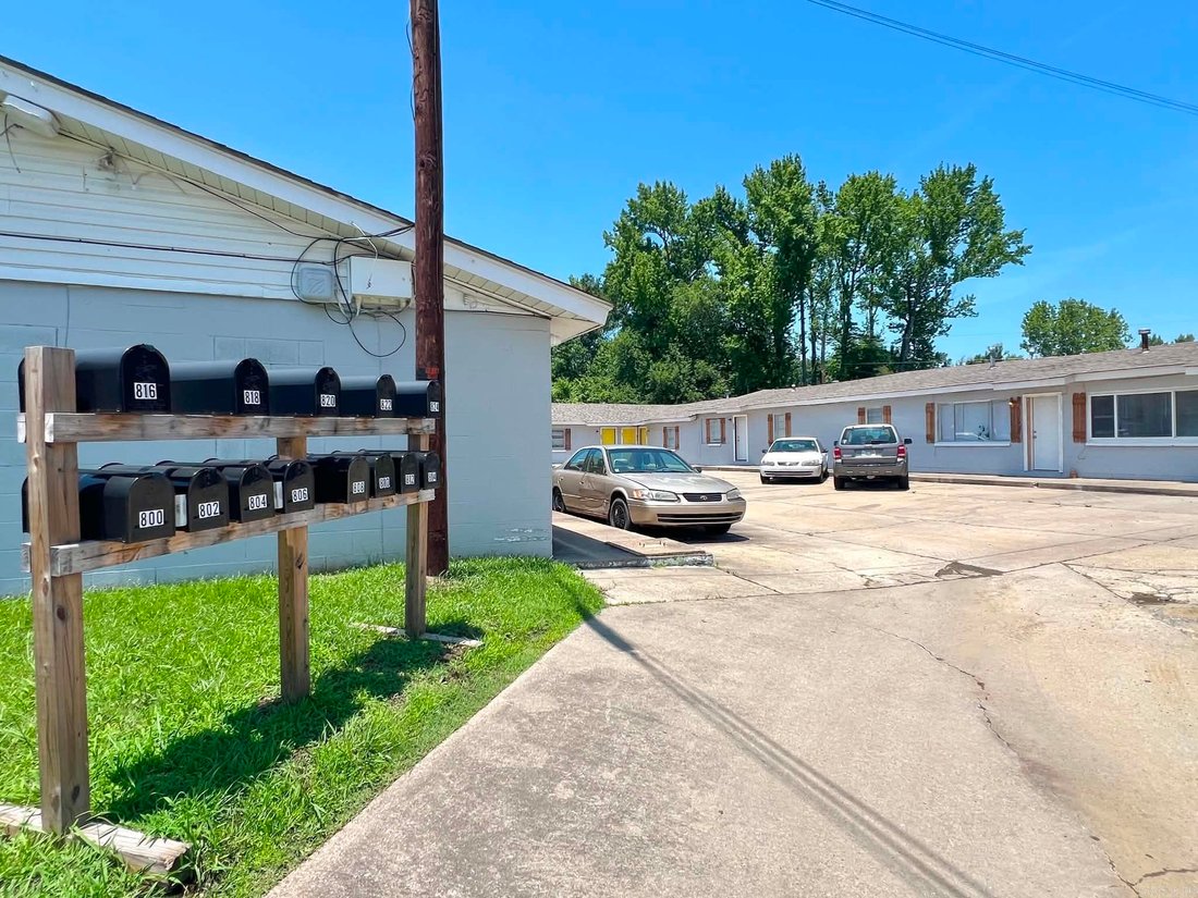 Jacksonville, Arkansas, United States 4 - 18263372