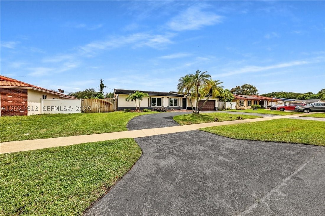 House in Plantation, Florida, United States 3 - 18074942