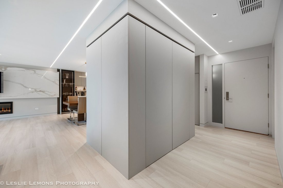 Condo in Oak Brook, Illinois, United States 4 - 18264879