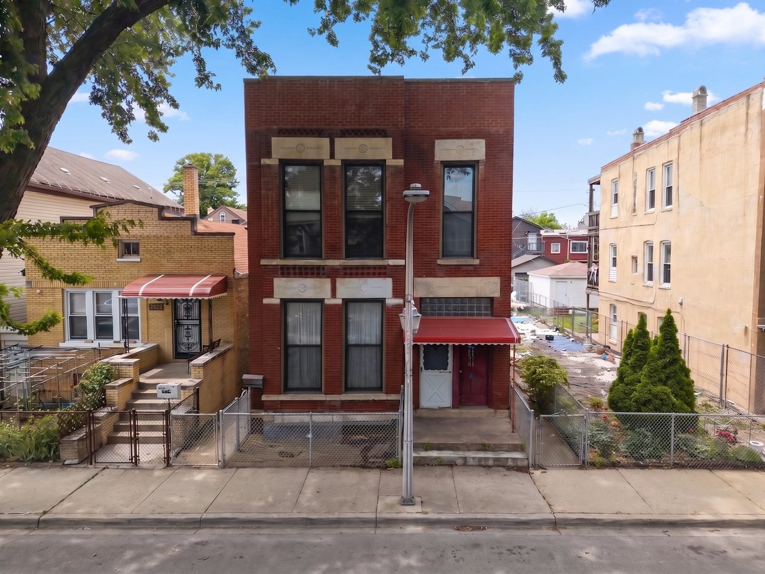 Chicago, Illinois, United States 1 - 18264885