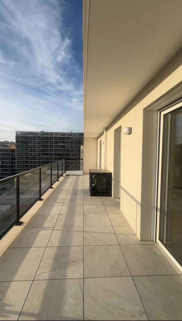 Apartment in Saint Giniez, 8e Arrondissement, Marseille 4 - 18266582