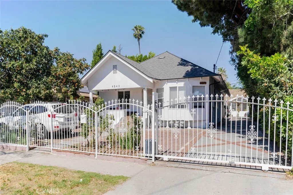 Los Angeles, California, United States 1 - 18264833