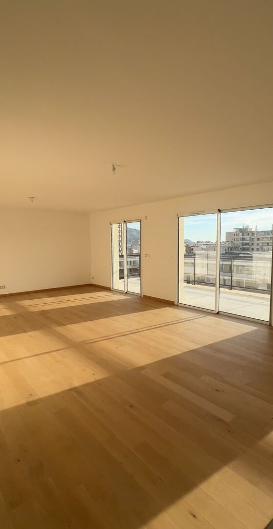 Apartment in Saint Giniez, 8e Arrondissement, Marseille 1 - 18266582