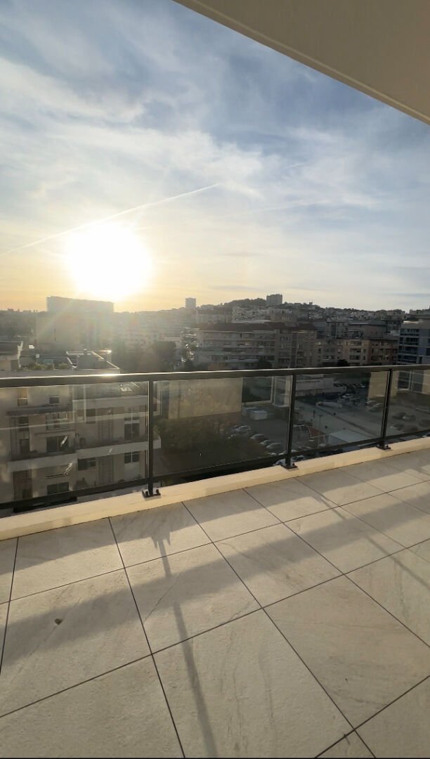 Apartment in Saint Giniez, 8e Arrondissement, Marseille 3 - 18266582