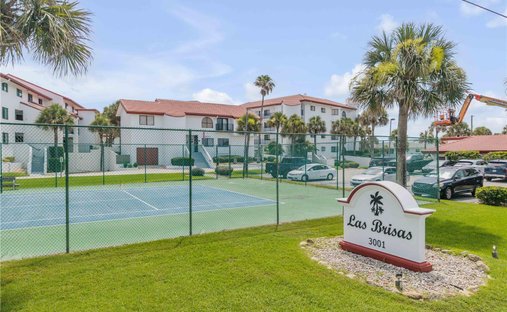 Condo in New Smyrna Beach, Florida, United States 1