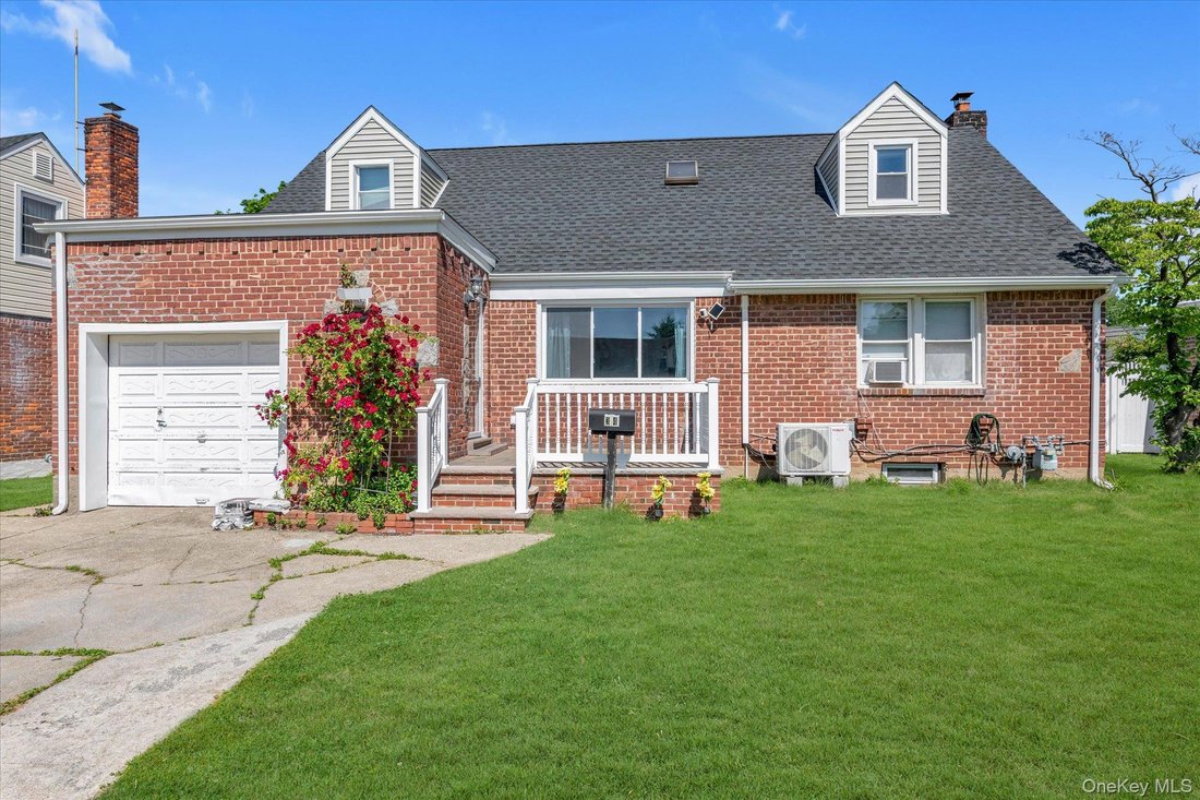 House in Elmont, New York, United States 1 - 18261672
