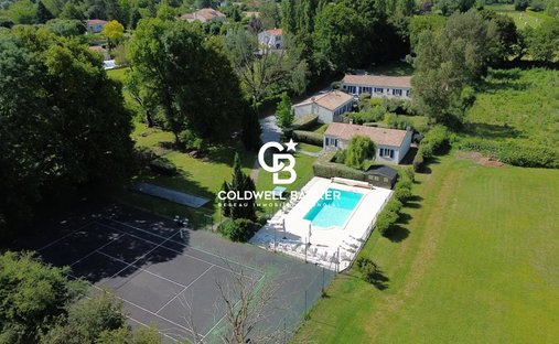 House in La Caillère-Saint-Hilaire, Pays de la Loire, France 1