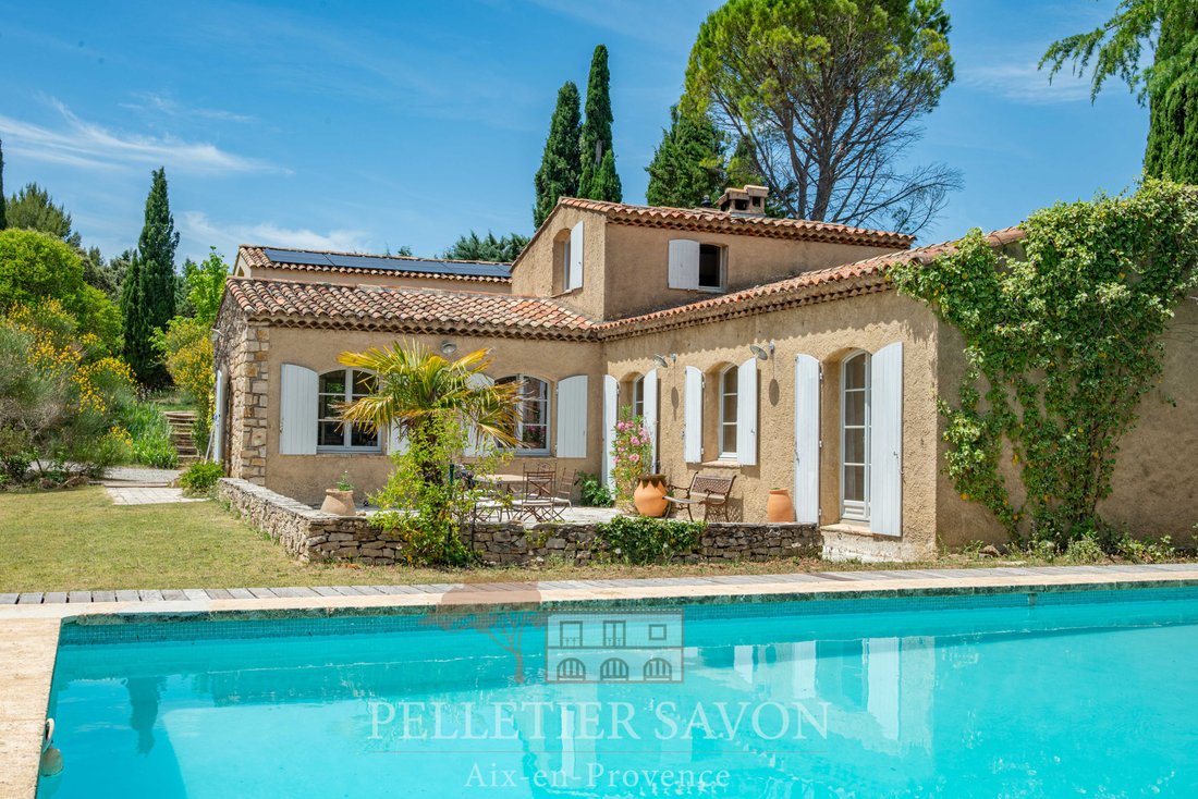 Estate in Saint-Marc-Jaumegarde, Provence-Alpes-Côte d'Azur, France 5 - 18261241