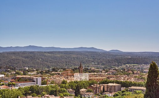 Apartment in Granettes-Jauberte-Sainte Anne, Aix-en-Provence, France 1